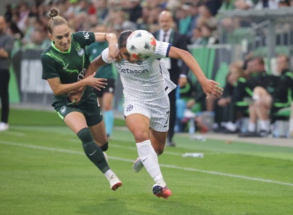 Sophia Kleinherne (VfL Wolfsburg) faces off against Haley Bugeja (Inter Milan) — Women s Soccer, 2026–2027 Season, Women s Champions League Qualifying, Round 3, VfL Wolfsburg vs. Inter Milan, 2–0