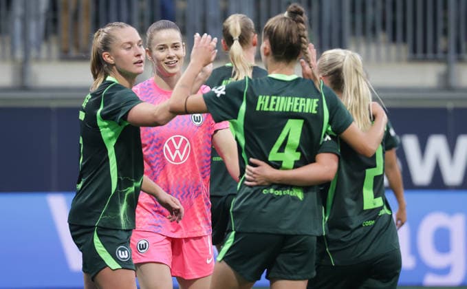 Jubel, Sieg, Freude bei Stina Johannes (VfL Wolfsburg) Fussball, Frauen, Saison 2026 2027, Womens Champions LeagueQualifikation, 3.Runde, VfL Wolfsburg gegen Inter Mailand, 2-0 *** Celebrations, Victory, Joy for Stina Johannes: VfL Wolfsburg Soccer, Women s Team, 2026–2027 Season, Women s Champions League Qualifying Round 3, VfL Wolfsburg vs. Inter Milan, 2–0