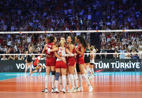 Turkiye v Germany - CEV EuroVolley 2026 ISTANBUL, TURKIYE - AUGUST 26: Players of Turkiye celebrate after winning a set during the CEV EuroVolley 2026 Women Group A match between Turkiye and Germany at Sinan Erdem Dome in Istanbul, Turkiye on August 26, 2026. Esra Bilgin Anadolu Istanbul Turkey. Editorial use only. Please get in touch for any other usage.  Copyright: x2026xAnadoluxEsraxBilginx