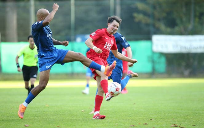 Soccer, 2026–2027 Season, Regionalliga Nord, Eimsbütteler TV, Bremer SV, Anthony Nwachukwu (BSV), l, Jasper Hölscher (Wandsbek, Hamburg)