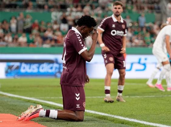 Tomas Bent Magnusson of Heart of Midlothian celebrates scoring their side s first goal of the game during a UEFA Conference League Play-Off Second Leg match between SK Rapid and Hearts at Weststadion on August 26, 2026 in Vienna, Austria. Rapid Vienna v Heart of Midlothian, UEFA Conference League, Play-Off Round, Second Leg, Football, Allianz Stadion, Vienna, Austria - 26 Aug 2026Vienna Allianz Stadion Austria  Copyright: xChristianxHofer Shutterstockx 17115048ed