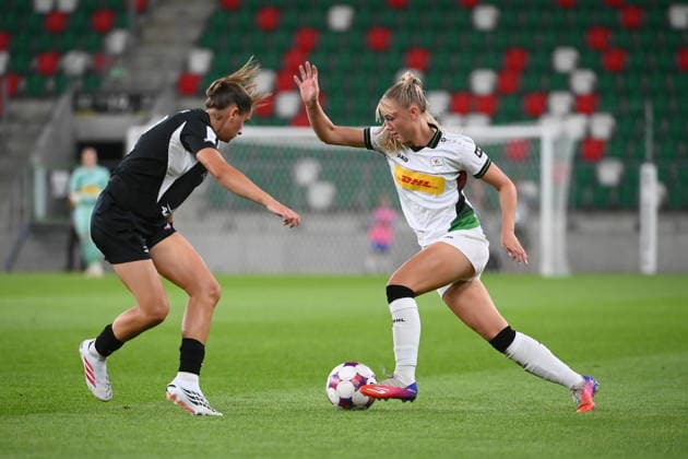 SOSNOWIEC 26.08.2026 MECZ III RUNDA KWALIFIKACJI LIGA MISTRZOW SEZON 2026 27 CZARNI SOSNOWIEC - OUD-HEVERLEE LEUVEN -- UEFA WOMEN S CHAMPIONS LEAGUE QUALIFYING THIRD ROUND MATCH CZARNI SOSNOWIEC - OUD-HEVERLEE LEUVEN ISABELLA DEKKER OLIWIA LAPINSKA FOT. KRZYSZTOF HELIOS 400MM NEWSPIX.PL --- newspix.pl 