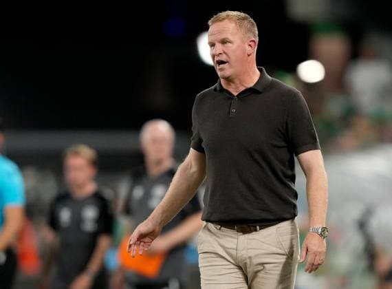 Wouter Vrancken head coach of Heart of Midlothian during a UEFA Conference League Play-Off Second Leg match between SK Rapid and Hearts at Weststadion on August 26, 2026 in Vienna, Austria. Rapid Vienna v Heart of Midlothian, UEFA Conference League, Play-Off Round, Second Leg, Football, Allianz Stadion, Vienna, Austria - 26 Aug 2026Vienna Allianz Stadion Austria  Copyright: xChristianxHofer Shutterstockx 17115048ex
