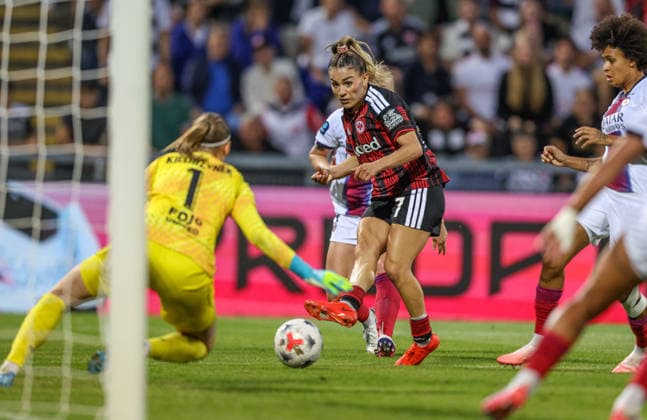 GER, Frankfurt, Eintracht Frankfurt vs. Paris Saint-Germain, UEFA Women s Champions League, Soccer, UEFA, 2026–2027 Season, Brentanobad Stadium, 3rd Qualifying Round, First Leg: Photo of Ereleta Memeti, Eintracht Frankfurt Women’s Team No. 7, taking a shot on goal, clear scoring opportunity, Katarzyna Kiedrzynek, Paris Saint-Germain Women’s Team 1. DFB and DFL regulations prohibit any use of photographs as image sequences and or quasi-video. August 26, 2026 Copyright: HMBxMedia HendrikxHamelau