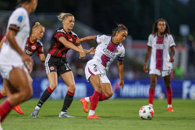 GER, Frankfurt, Eintracht Frankfurt vs. Paris Saint-Germain, UEFA Women s Champions League, Soccer, UEFA, 2026–2027 Season, Stadion am Brentanobad, 3rd Qualifying Round, First Leg: Pictured from left: Laura Freigang, Eintracht Frankfurt Women s Team No. 10, Sakina Karchaoui, Paris Saint-Germain Women’s Team No. 7. DFB and DFL regulations prohibit any use of photographs as image sequences and or quasi-video. August 26, 2026 Copyright: HMBxMedia HendrikxHamelau