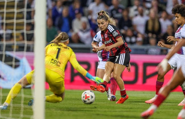 GER, Frankfurt, Eintracht Frankfurt vs. Paris Saint-Germain, UEFA Women s Champions League, soccer, UEFA, 2026–2027 season, Brentanobad Stadium, 3rd Qualifying Round, First Leg: Photo of Ereleta Memeti (Eintracht Frankfurt Women’s Team No. 7), shot on goal, great scoring opportunity, Katarzyna Kiedrzynek, Paris Saint-Germain Women 1. DFB and DFL regulations prohibit any use of photographs as image sequences and or quasi-video. August 26, 2026 Copyright: HMBxMedia HendrikxHamelau
