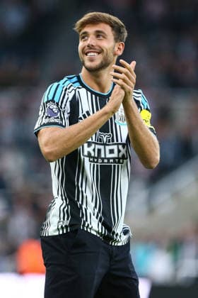 St James Park NEWCASTLE UPON TYNE, ENGLAND, AUGUST 26: Nico Gonzalez is unveiled as a new signing to the Newcastle United fans prior to the Carabao Cup Second Round match between Newcastle United and West Bromwich Albion at St James Park on August 26, 2026 in Newcastle Upon Tyne, England. (Photo by Zach Forster Sports Press Photo) (Zach Forster Sports Press Photo SPP) Copyright: xZachxForster SportsxPressxPhotox xSPPx Sportspressphoto_SPR216351