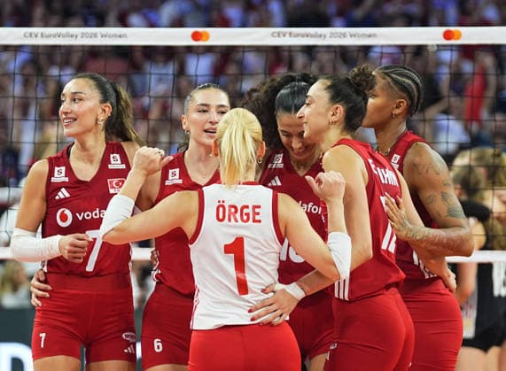 Turkiye v Germany - CEV EuroVolley 2026 ISTANBUL, TURKIYE - AUGUST 26: Players of Turkiye celebrate after winning the CEV EuroVolley 2026 Women Group A match between Turkiye and Germany at Sinan Erdem Dome in Istanbul, Turkiye on August 26, 2026. Esra Bilgin Anadolu Istanbul Turkey. Editorial use only. Please get in touch for any other usage.  Copyright: x2026xAnadoluxEsraxBilginx