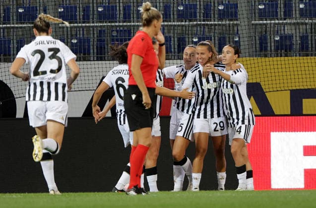 SOCCER - WCL, St.Poelten vs Juventus SANKT POELTEN,AUSTRIA,26.AUG.26 - SOCCER - UEFA Women s Champions League, qualification, SKN Sankt Poelten vs Juventus Turin. Image shows the rejoicing of Tatiana Pinto (Juventus) and her team.  GEPAxpictures xWalterxLuger