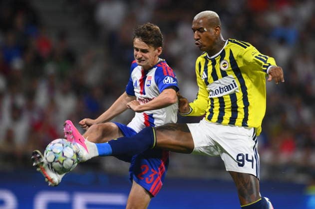Olympique Lyon v Fenerbahce - UEFA Champions League LYON, FRANCE - AUGUST 26: Talisca (94) of Fenerbahce in action against Tyler Morton (L) of Olympique Lyon during the UEFA Champions League play-off second-leg match between Olympique Lyon and Fenerbahce at Groupama Stadium in Lyon, France on August 26, 2026. Arif Hudaverdi Yaman Anadolu Lyon France. Editorial use only. Please get in touch for any other usage.  Copyright: x2026xAnadoluxArifxHudaverdixYamanx
