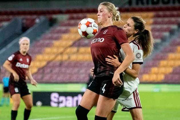 L-R Hallie Bergford (Sparta) and Noemie Carage (Servette) in action during the UEFA Women s Champions League, third qualifying round, opening match: AC Sparta Praha vs Servette FC Geneva, in Prague, Czech Republic, on August 26, 202 (CTKxPhoto VitxSimanek) CTKPhotoP2026082607281  CTKPhotoP2026082607281