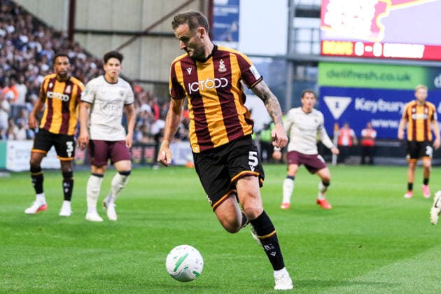 BRADFORD, ENGLAND - AUGUST 26: Macaulay Gillesphey of Bradford City controls the ball during the Carabao Cup match between Bradford City and Burnley at Valley Parade on August 26, 2026 in Bradford, England. Copyright: xSeanxChandlerx xSPPx Sportspressphoto_SPR216371