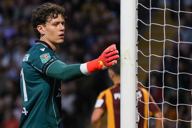 BRADFORD, ENGLAND - AUGUST 26: Goalkeeper Jon McCracken of Bradford City during the Carabao Cup match between Bradford City and Burnley at Valley Parade on August 26, 2026 in Bradford, England. Copyright: xSeanxChandlerx xSPPx Sportspressphoto_SPR216376
