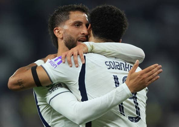 Tottenham Hotspur v Charlton Athletic - Carabao Cup Second Round Rodrigo Bentancur and Dominic Solanke of Tottenham Hotspur celebrate 2nd goal during the Carabao Cup Second Round match between Tottenham Hotspur and Charlton Athletic at Tottenham Hotspur Stadium on August 26, 2026 in London, England. WARNING! This Photograph May Only Be Used For Newspaper And Or Magazine Editorial Purposes. May Not Be Used For Publications Involving 1 player, 1 Club Or 1 Competition Without Written Authorisation From Football DataCo Ltd. For Any Queries, Please Contact Football DataCo Ltd on +44 (0) 207 864 9121 London Tottenham Hotspur Stadium England United Kingdom Copyright: xAllstarxPicturexLibraryxLtdx