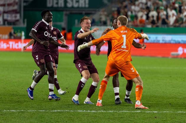 SOCCER - UEFA ECL, Rapid vs Hearts VIENNA,AUSTRIA,26.AUG.26 - SOCCER - UEFA Conference League, play-off, SK Rapid Wien vs Heart of Midlothian FC. Image shows the rejoicing of the Hearts.  GEPAxpictures xPhilippxBrem