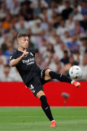 Luka Sucic of Real Sociedad controls the ball during the LaLiga EA Sports match between Real Madrid CF and Real Sociedad de Fútbol at Estadio Santiago Bernabéu on August 26, 2026, in Madrid, Spain. Photo by Manu Reino, DeFodi Images
