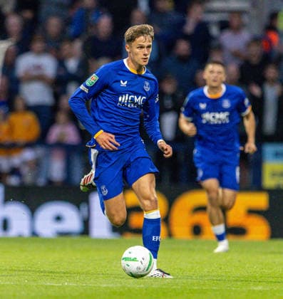 Preston North End v Everton Carabao Cup Harrison Armstrong of Everton on the ball during the Carabao Cup Second Round match at Deepdale, Preston 26 08 2026 UK Newspapers OUT Copyright: xJamesxHarrisonx FIL-23830-0008