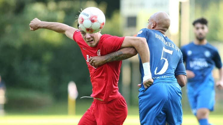 Soccer, 2026–2027 Season, Regionalliga Nord, Eimsbütteler TV, Bremer SV, Anthony Nwachukwu (BSV), r, Toralf Hense (Wandsbek, Hamburg)