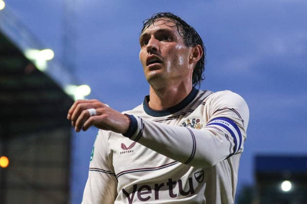 BRADFORD, ENGLAND - AUGUST 26: Connor Roberts of Burnley during the Carabao Cup match between Bradford City and Burnley at Valley Parade on August 26, 2026 in Bradford, England. Copyright: xSeanxChandlerx xSPPx Sportspressphoto_SPR216411