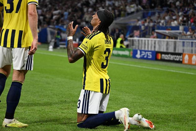 Football : Olympique Lyonnais v Fenerbahce SK - UEFA Champions League, Play-offs - 26 08 2026 ARCHIE Brown of Fenerbahce SK scoring goal during the UEFA Champions League, Play-offs, second leg football match between Olympique Lyonnais and Fenerbahce SK at Groupama Stadium Decines Charpieu Lyon France on August 26 2026 LYONFrance  Copyright: xMouradxAllilix