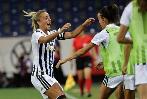 SOCCER - WCL, St.Poelten vs Juventus SANKT POELTEN,AUSTRIA,26.AUG.26 - SOCCER - UEFA Women s Champions League, qualification, SKN Sankt Poelten vs Juventus Turin. Image shows the rejoicing of Martina Rosucci (Juventus) and her team.  GEPAxpictures xWalterxLuger