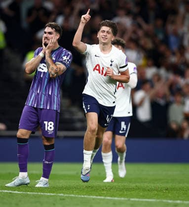 Tottenham Hotspur v Charlton Athletic, Carabao Cup GOAL 1-0 Mikey Moore of Tottenham Hotspur scores and celebrates during the Tottenham Hotspur v Charlton Athletic Carabao Cup 2nd Round match at the Tottenham Hotspur Stadium, London, England on 26 August 2026 Credit: Ian Stephen Every Second Media Editorial use only. All images are copyright Every Second Media Limited. No images may be reproduced without prior permission. All rights reserved. Premier League and Football League images are subject to licensing agreements with Football DataCo Limited. see https: www.football-dataco.com Copyright: xIMAGO EveryxSecondxMediax ESM-2118-0005 IanxStephenx xEveryxSecondxMediax