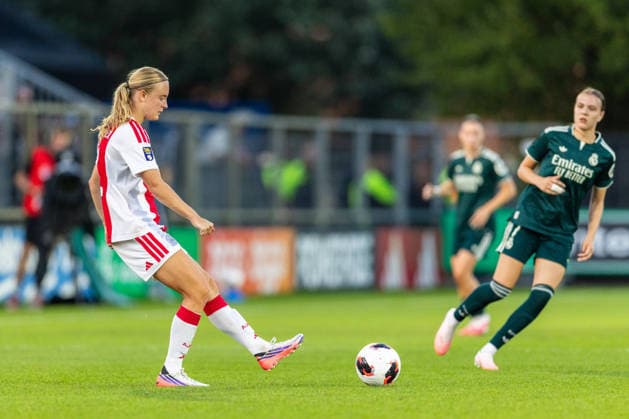 UEFA Women s Champions League: Ajax Vrouwen v Real Madrid Women AMSTERDAM, NETHERLANDS - AUGUST 26: Kealyn Thomas of Ajax during the UEFA Women s Champions League match between Ajax Vrouwen and Real Madrid Women at Sportpark De Toekomst on August 26, 2026 in Amsterdam, Netherlands. Amsterdam Sportpark De Toekomst Netherlands Content not available for redistribution in The Netherlands directly or indirectly through any third parties. Copyright: xMarcelxvanxPlateringenx