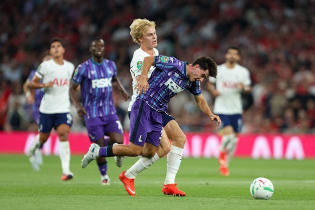 Rob Apter of Charlton Athletic if fouled by Lucas Bergvall of Tottenham Hotspur Tottenham Hotspur v Charlton Athletic, EFL Carabao Cup, Second Round, Football, Tottenham Hotspur Stadium, London, UK, 26 08 2026, England - 26 Aug 2026London Tottenham Hotspur Stadium England United Kingdom EDITORIAL USE ONLY No use with unauthorised audio, video, data, fixture lists, club league logos or live services. Online in-match use limited to 120 images, no video emulation. No use in betting, games or single club league player publications.  Copyright: xHanc WiredxPhotos Shutterstockx 17118212p