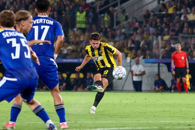 AEK Athens v PFC Levski Sofia UEFA Champions League Razvan Marin of AEK Athens takes a free kick during the UEFA Champions League Play-Off Second Leg match at AEK Arena, Athens 26 08 2026 UK Newspapers OUT Copyright: xYannisxHalasx FIL-23829-0060