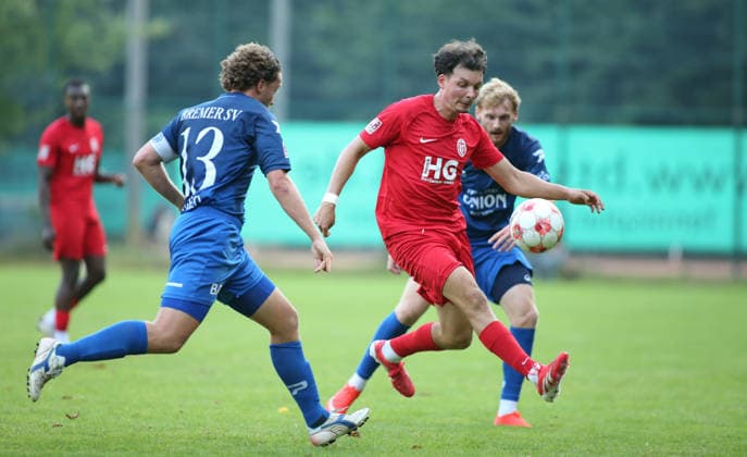 Soccer, 2026–2027 season, Regionalliga Nord, Eimsbütteler TV, Bremer SV, Justin Bretgeld (BSV), l, Jasper Hölscher (Wandsbek, Hamburg)
