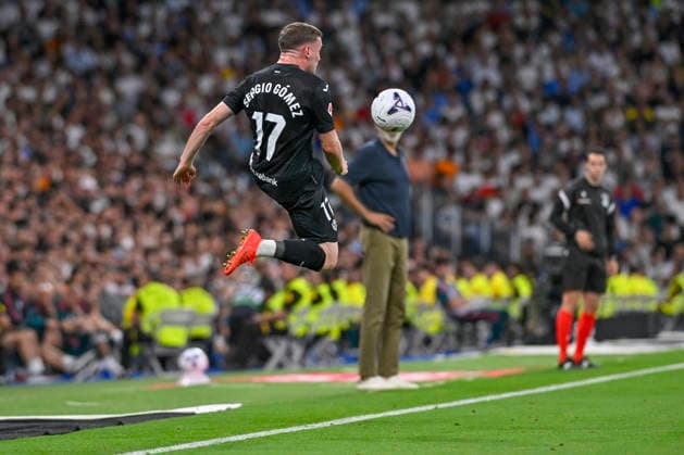 August 26, 2026, Madrid, Madrid, Spain: 17 SERGIO GOMEZ of Real Sociedad SAD controls the ball during the match on the second matchday of the 2026 27 National League First Division Championship between REAL MADRID C.F. and REAL SOCIEDAD, played at the Bernabo u Stadium on August 26, 2026, in Madrid, Spain. REAL MADRID C.F. Vs. REAL SOCIEDAD - 2026 27 National League First Division Championship (08 26 26)  - ZUMAc312 20260826_zsp_c312_118 Copyright: xOscarxManuelxSanchezx