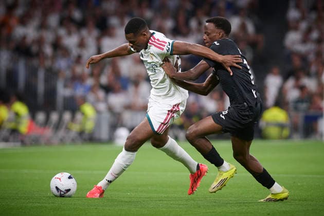 Real Madrid CF™s Denzel Dumfries (l) and Real Sociedad s Job Ochieng during La Liga match. August 26 ,2026. (20260826029)