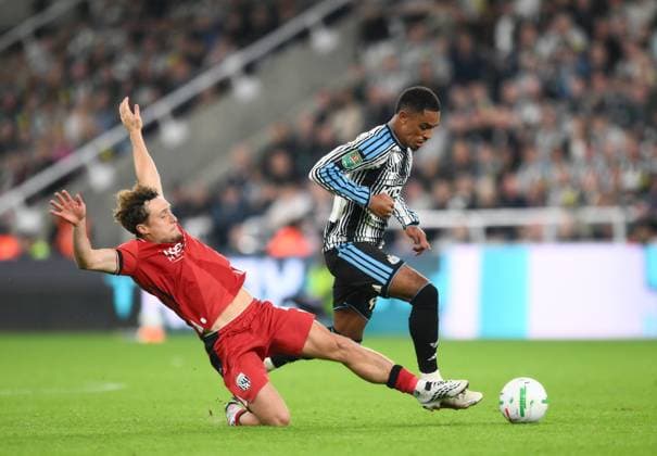 Callum Styles of West Bromwich Albion challenges Jacob Ramsey of Newcastle United Newcastle United v West Bromwich Albion, EFL Carabao Cup, Second Round, Football, St James Park, Newcastle, UK - 26 Aug 2026Newcastle St James Park United Kingdom EDITORIAL USE ONLY No use with unauthorised audio, video, data, fixture lists, club league logos or live services. Online in-match use limited to 120 images, no video emulation. No use in betting, games or single club league player publications.  Copyright: xRichardxLee Shutterstockx 17115059bh