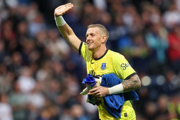 26th August 2026; Deepdale, Preston, England; Carabao Cup Football, Preston North End versus Everton; Jordan Pickford of Everton waving to the fans AidanxHunter