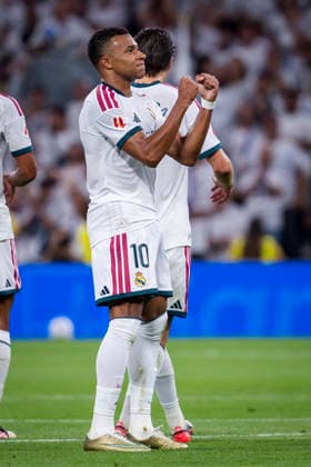 Real Madrid CF v Real Sociedad Kylian Mbappe of Real Madrid CF celebrates his goal during the LaLiga EA Sports football match between Real Madrid CF and Real Sociedad at Estadio Bernabeu on August 26, 2026 in Madrid, Spain. Madrid Estadio Bernabeu Madrid Spain Copyright: xAlbertoxGardinx AGardin_20260826_Foot_Liga_Rea_Mad_Rea_Soc_0137