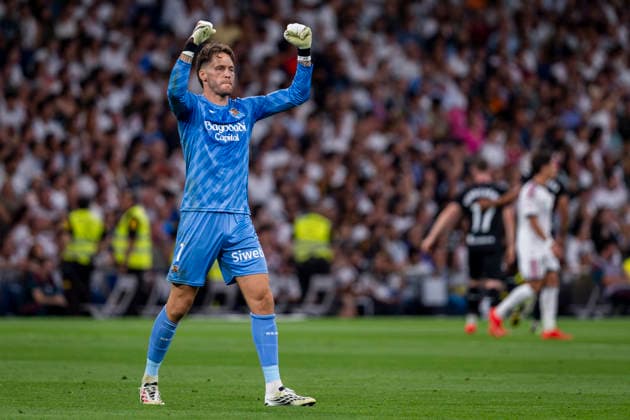 Real Madrid CF v Real Sociedad Alex Remiro of Real Sociedad celebrates a goal of his team during the LaLiga EA Sports football match between Real Madrid CF and Real Sociedad at Estadio Bernabeu on August 26, 2026 in Madrid, Spain. Madrid Estadio Bernabeu Madrid Spain Copyright: xAlbertoxGardinx AGardin_20260826_Foot_Liga_Rea_Mad_Rea_Soc_0140