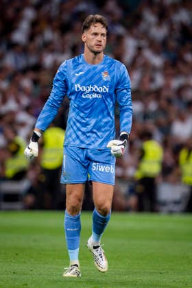 Real Madrid CF v Real Sociedad Alex Remiro of Real Sociedad celebrates a goal of his team during the LaLiga EA Sports football match between Real Madrid CF and Real Sociedad at Estadio Bernabeu on August 26, 2026 in Madrid, Spain. Madrid Estadio Bernabeu Madrid Spain Copyright: xAlbertoxGardinx AGardin_20260826_Foot_Liga_Rea_Mad_Rea_Soc_0142