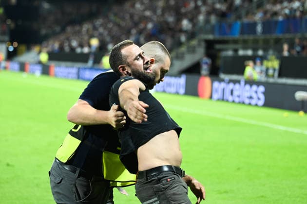 NK Celje vs. SK Slovan Bratislava in the UEFA Champions League play-off round. Pitch invader during NK Celje vs. SK Slovan Bratislava in the UEFA Champions League play-off round. celje Slovenia  Copyright: xNikxErikxNeubauerx DSC_5664
