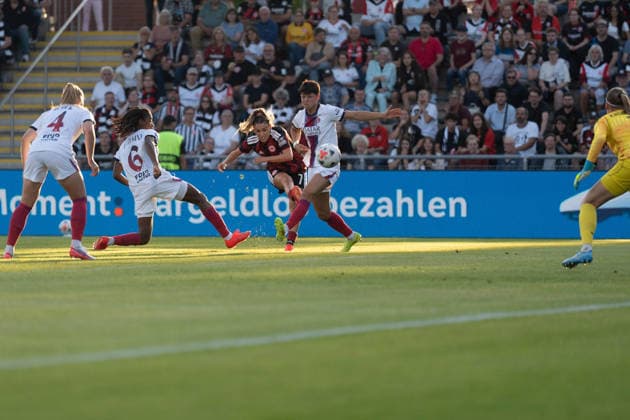 August 26, 2026, xhfmx, Soccer, UEFA Women s Champions League Qualifying Round 3, Eintracht Frankfurt Women vs. Paris Saint-Germain Women, Ereleta Memeti (Eintracht Frankfurt), 7 shots on goal by Katarzyna Kiedrzynek (Paris Saint-Germain), 1 (Frankfurt)