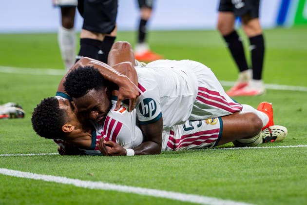 Real Madrid CF v Real Sociedad Vinicius Junior of Real Madrid CF (R) celebrates his goal with his teammate Jude Bellingham (L) during the LaLiga EA Sports football match between Real Madrid CF and Real Sociedad at Estadio Bernabeu on August 26, 2026 in Madrid, Spain. Madrid Estadio Bernabeu Madrid Spain Copyright: xAlbertoxGardinx AGardin_20260826_Foot_Liga_Rea_Mad_Rea_Soc_0219