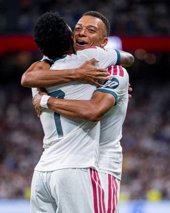 Real Madrid CF v Real Sociedad Vinicius Junior of Real Madrid CF (L) celebrates his goal with his teammate Kylian Mbappe (R) during the LaLiga EA Sports football match between Real Madrid CF and Real Sociedad at Estadio Bernabeu on August 26, 2026 in Madrid, Spain. Madrid Estadio Bernabeu Madrid Spain Copyright: xAlbertoxGardinx AGardin_20260826_Foot_Liga_Rea_Mad_Rea_Soc_0237