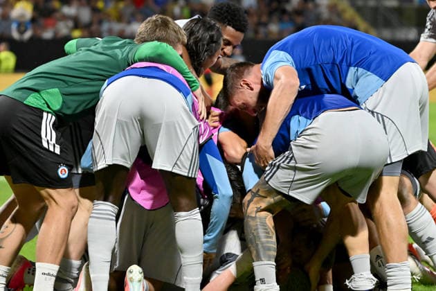 CELJE; SLOVENIA , AUGUST 26: Team Slovan Bratislava celebrate score inertia time during the UEFA Champions League Play-offs 2nd leg match between Celje (Slovenia) and Slovan Bratislava (Slovakia) at Stadion Celje, Celje on August 26, 2026 in Celje, Slovenia. (Photo by Igor Kupljenik Sports Press Photo). Copyright: xIgorxKupljenikx xSPPx Sportspressphoto_SPR216507