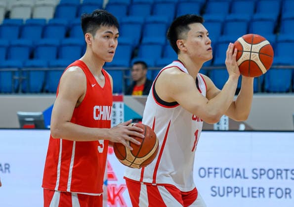 Qatar V China- FIBA Basketball World Cup 2027 Qualifiers Hongquan Li (L) and Mingxuan Hu (R) of Team China attend a training session ahead of the FIBA Basketball World Cup 2027 Asian Qualifiers match against Qatar on August 26, 2026, in Al Wakrah, Qatar. The match is part of the fourth window of the Asian Qualifiers for the FIBA Basketball World Cup 2027. Qatar and China are in Group F. DOHA Qatar Copyright: xNOUSHADx