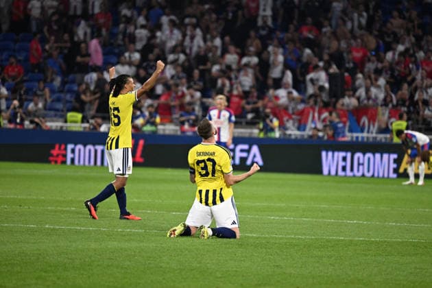 Football : Olympique Lyonnais v Fenerbahce SK - UEFA Champions League, Play-offs - 26 08 2026 Players of FENERBAHCE celebrates after winner the UEFA Champions League, Play-offs, second leg football match between Olympique Lyonnais and Fenerbahce SK at Groupama Stadium Decines Charpieu Lyon France on August 26 2026 LYONFrance  Copyright: xMouradxAllilix
