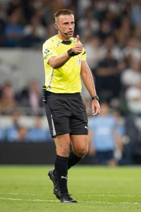 Tottenham Hotspur v Charlton Athletic, EFL Carabao Cup, Second Round, Football, Tottenham Hotspur Stadium, London, UK - 26 Aug 2026 Referee Adam Herczeg London Tottenham Hotspur Stadium Tottenham GBR, UK NEWSPAPERS OUT Copyright: xEllixBirchx