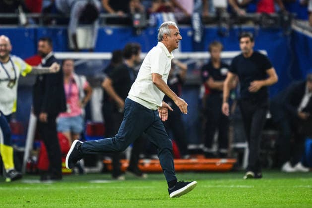 Olympique Lyon v Fenerbahce - UEFA Champions League LYON, FRANCE - AUGUST 26: Fenerbahce head coach Ismail Kartal celebrates at the end of a UEFA Champions League playoff round second-leg match between Olympique Lyon and Fenerbahce at Groupama Stadium in Lyon, France on August 26, 2026. Arif Hudaverdi Yaman Anadolu Lyon France. Editorial use only. Please get in touch for any other usage.  Copyright: x2026xAnadoluxArifxHudaverdixYamanx