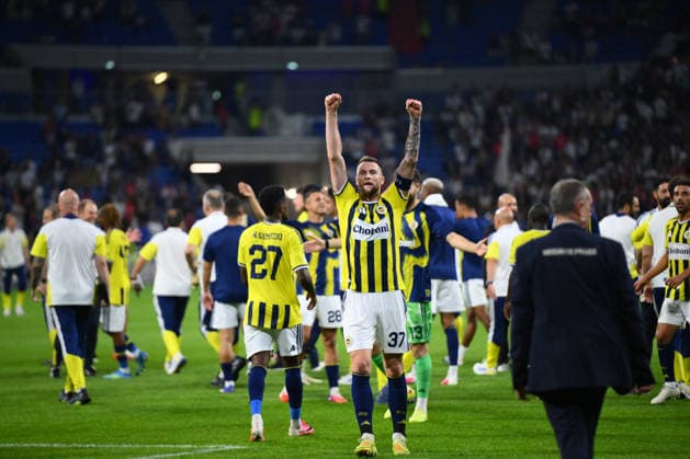 Olympique Lyon v Fenerbahce - UEFA Champions League LYON, FRANCE - AUGUST 26: Milan Skriniar of Fenerbahce celebrates at the end of the UEFA Champions League playoff round second-leg match between Olympique Lyon and Fenerbahce at Groupama Stadium in Lyon, France on August 26, 2026. Arif Hudaverdi Yaman Anadolu Lyon France. Editorial use only. Please get in touch for any other usage.  Copyright: x2026xAnadoluxArifxHudaverdixYamanx