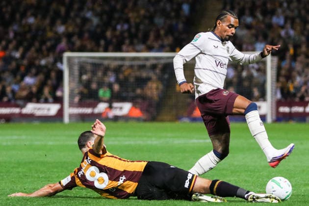 BRADFORD, ENGLAND - AUGUST 26: Lucas Pires of Burnley controls the ball during the Carabao Cup match between Bradford City and Burnley at Valley Parade on August 26, 2026 in Bradford, England. Copyright: xSeanxChandlerx xSPPx Sportspressphoto_SPR216564