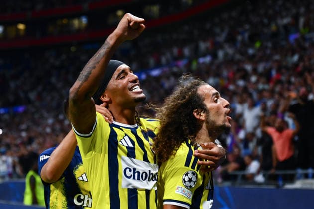 Olympique Lyon v Fenerbahce - UEFA Champions League LYON, FRANCE - AUGUST 26: Matteo Guendouzi (R) and Archie Brown (L) of Fenerbahce celebrate at the end of the UEFA Champions League playoff round second-leg match between Olympique Lyon and Fenerbahce at Groupama Stadium in Lyon, France on August 26, 2026. Arif Hudaverdi Yaman Anadolu Lyon France. Editorial use only. Please get in touch for any other usage.  Copyright: x2026xAnadoluxArifxHudaverdixYamanx