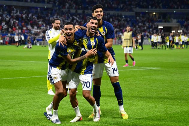 Olympique Lyon v Fenerbahce - UEFA Champions League LYON, FRANCE - AUGUST 26: Mason Greenwood (R), Oguz Aydin (C) and Yigit Efe Demir (R) of Fenerbahce celebrate at the end of the UEFA Champions League playoff round second-leg match between Olympique Lyon and Fenerbahce at Groupama Stadium in Lyon, France on August 26, 2026. Arif Hudaverdi Yaman Anadolu Lyon France. Editorial use only. Please get in touch for any other usage.  Copyright: x2026xAnadoluxArifxHudaverdixYamanx